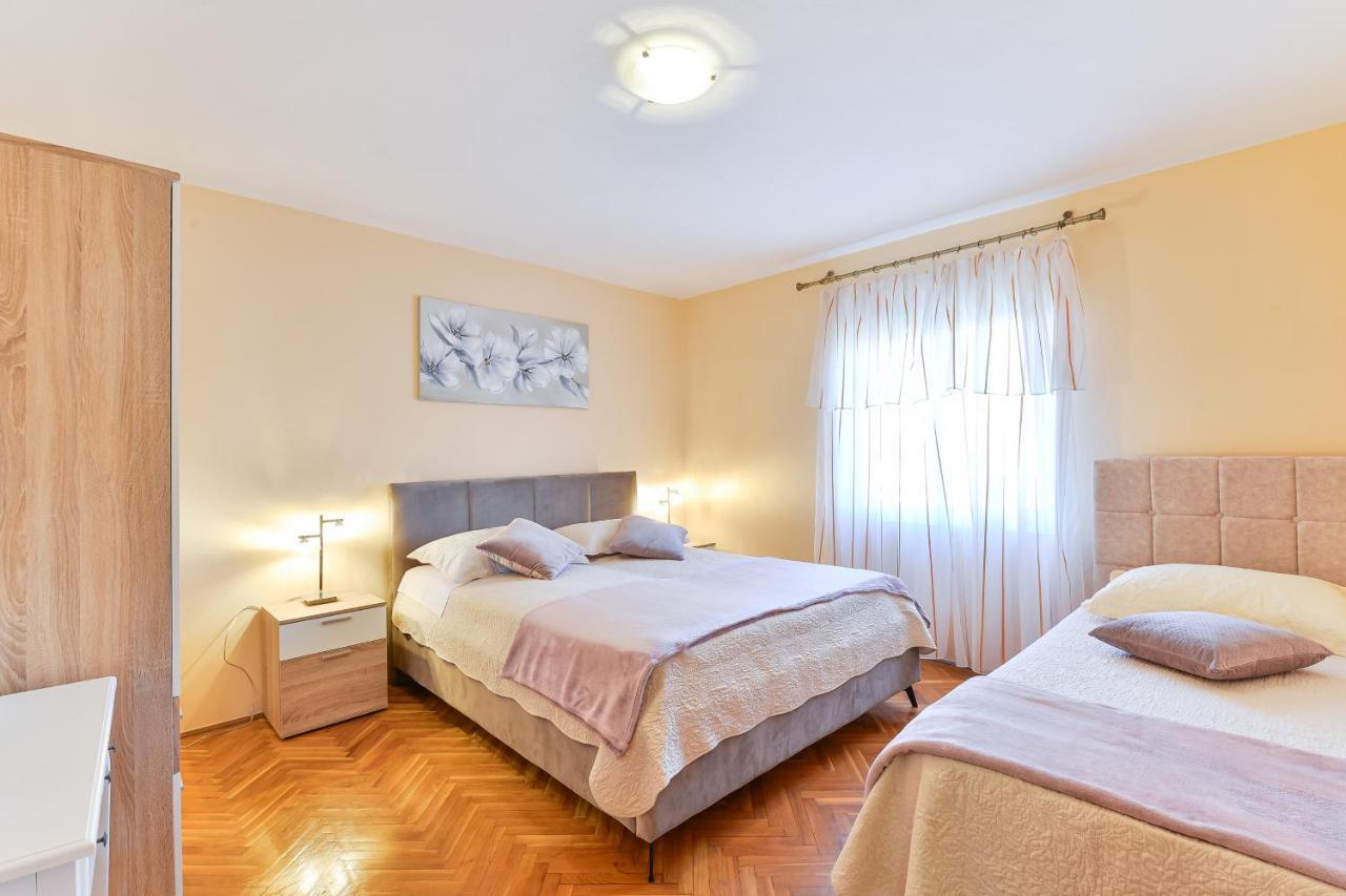 Apartments By The Sea Bibinje, Zadar - 5786 المظهر الخارجي الصورة