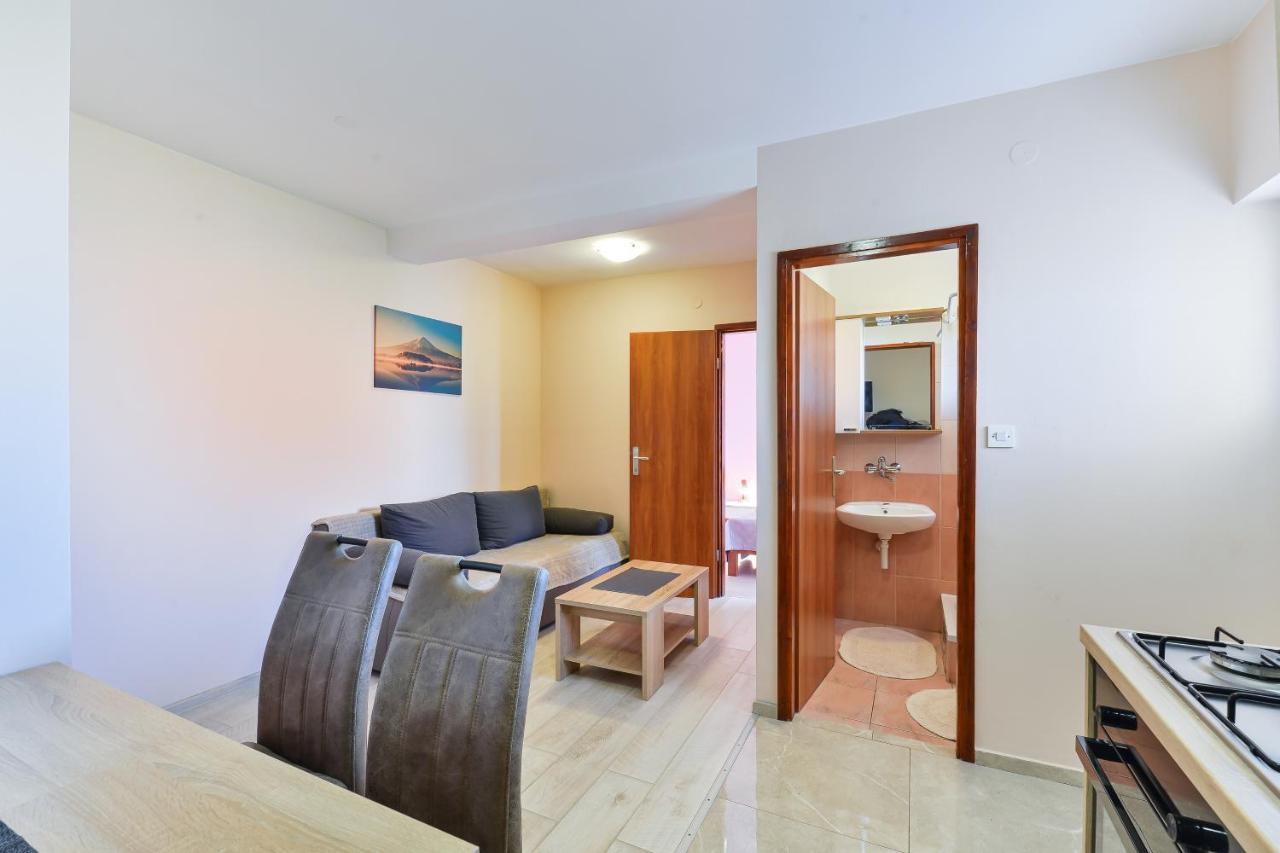 Apartments By The Sea Bibinje, Zadar - 5786 المظهر الخارجي الصورة